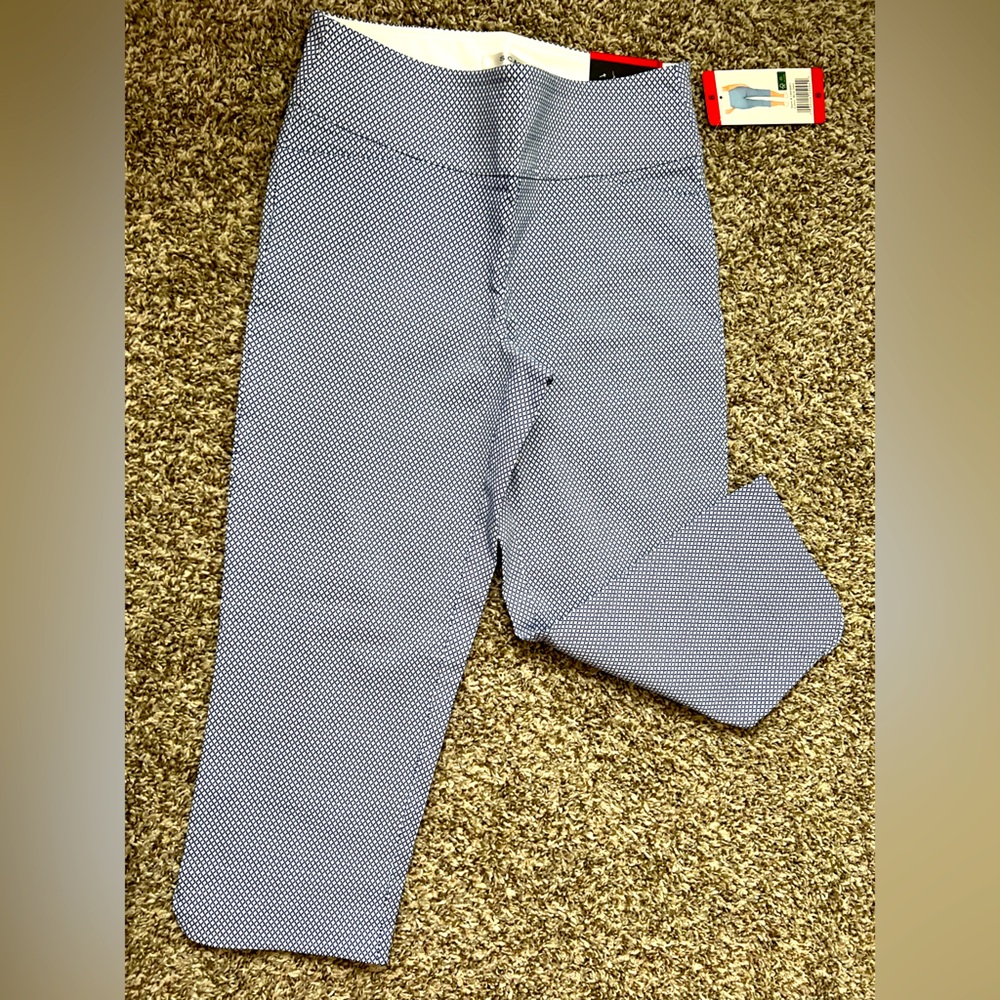 NWT S.C & CO Women’s size 8 360 degrees Tummy Control Capri Pants
